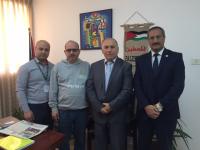 بنك القدس يقدم دعمه لصندوق الطالب المحتاج في جامعة الخليل
