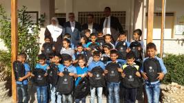 بنك القدس يتبرع بشنط مدرسية لجمعية عنبتا الخيرية  